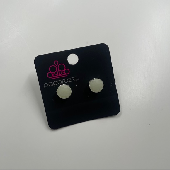 Paparazzi Glow in the Dark Earring - Picture 5 of 11